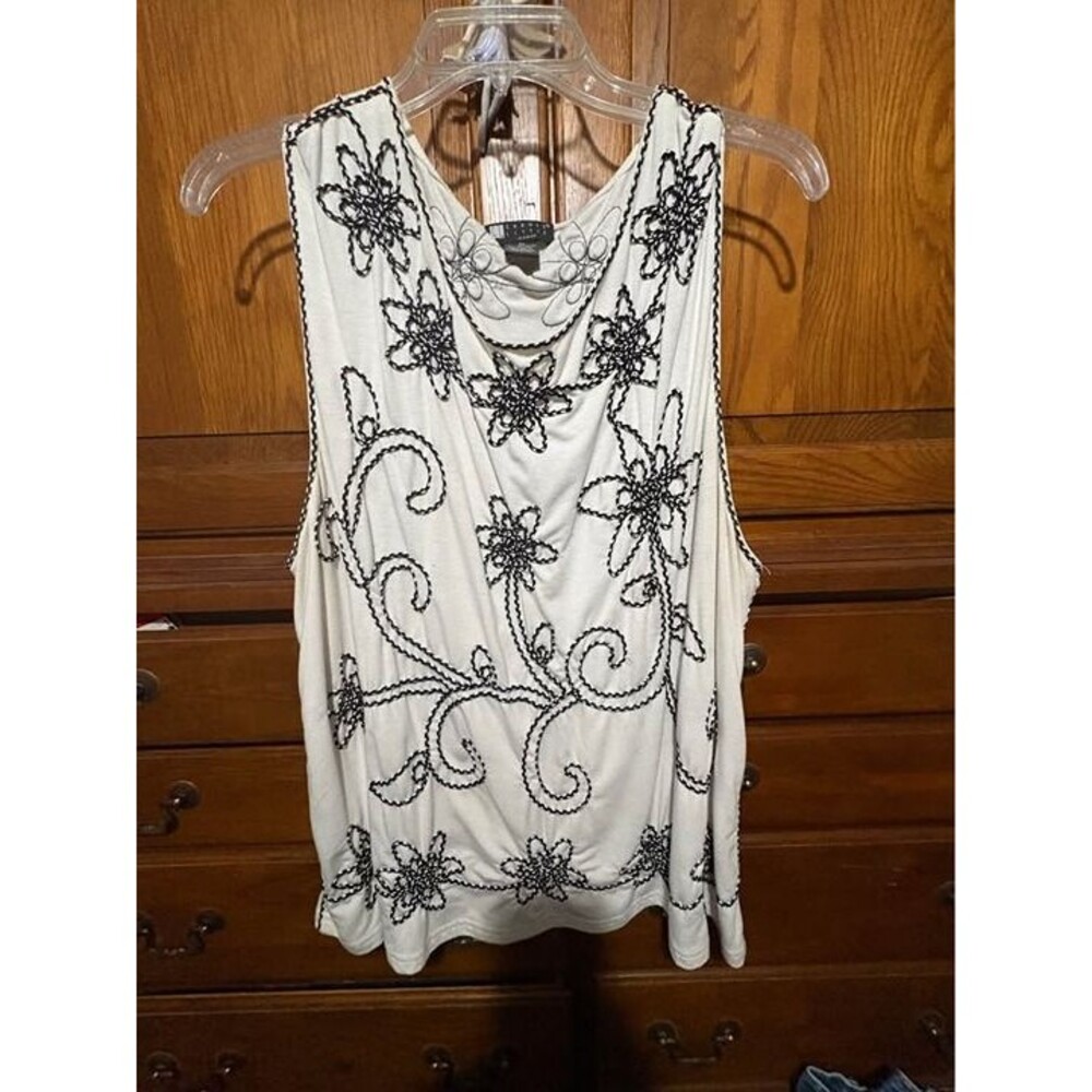 Carole Little 3X white sleeveless top intricate black embroidery in floral and v